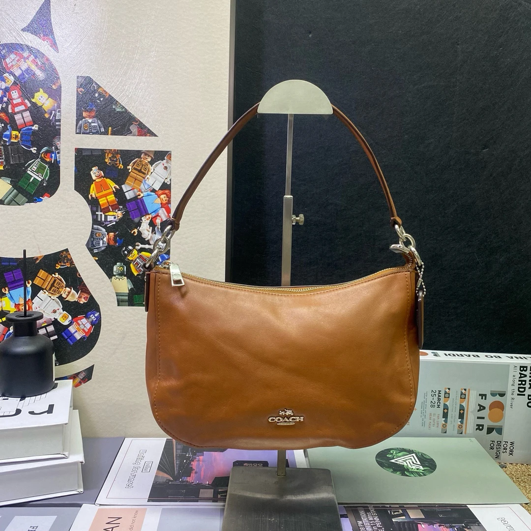 95新 COACH/蔻驰 23763单肩包27*17