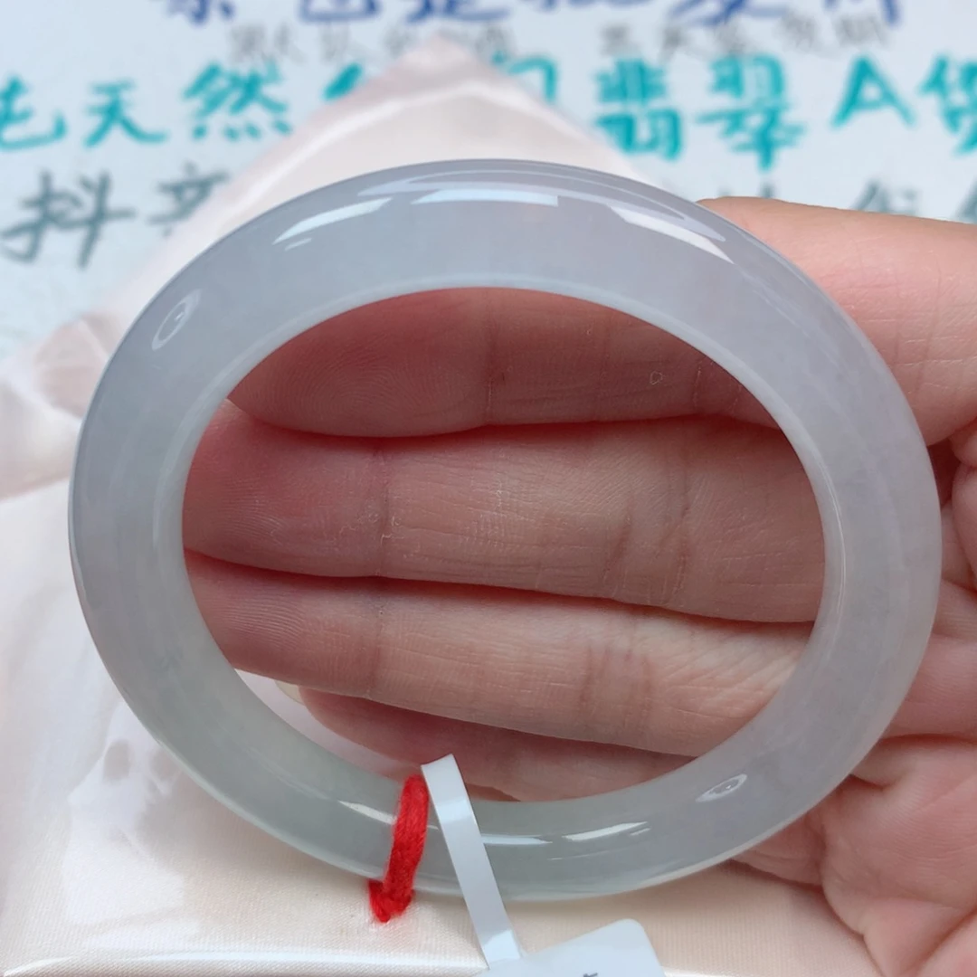 翡翠手镯未镶嵌53圆条 白月光 冰胶透 有纹
