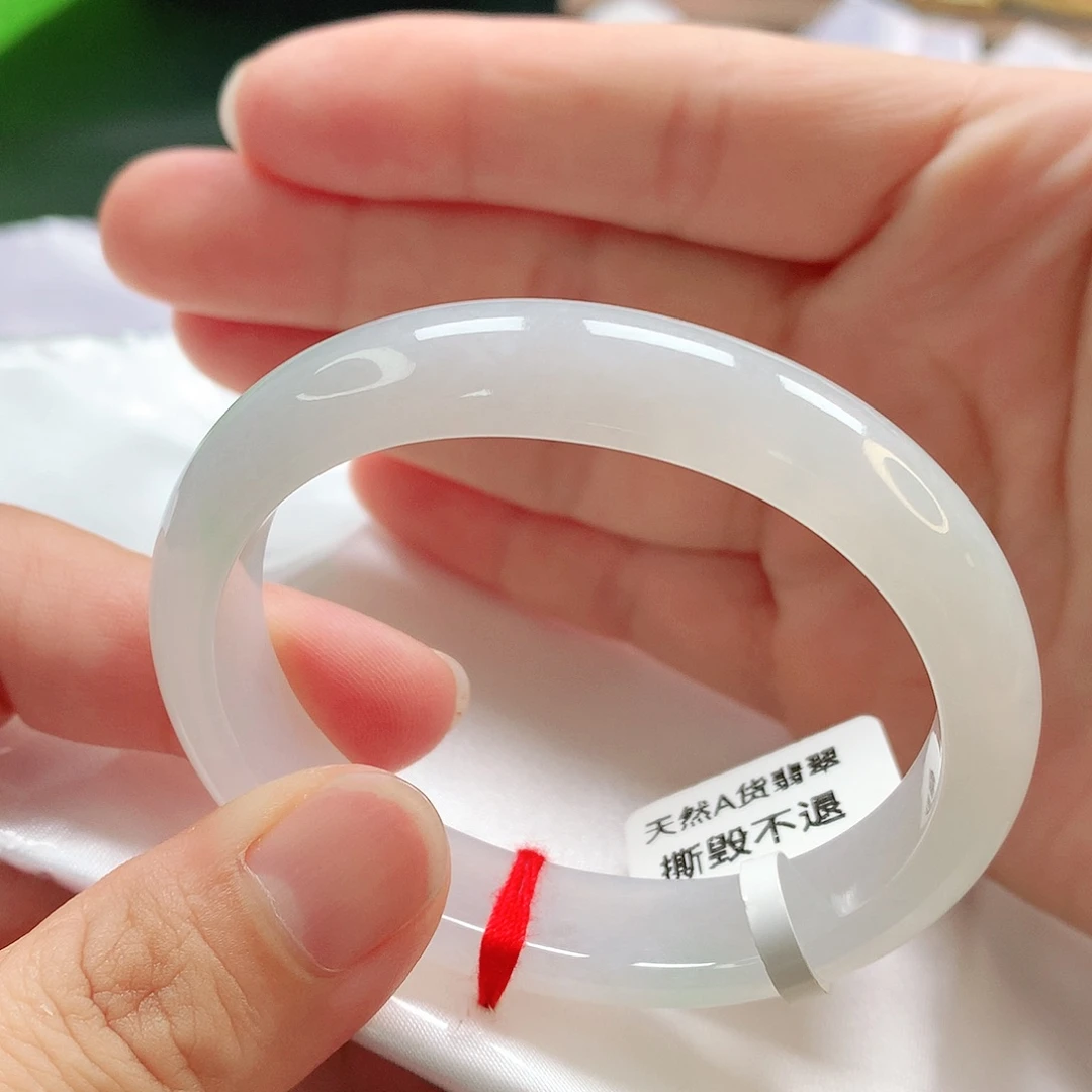 翡翠手镯未镶嵌52贵妃