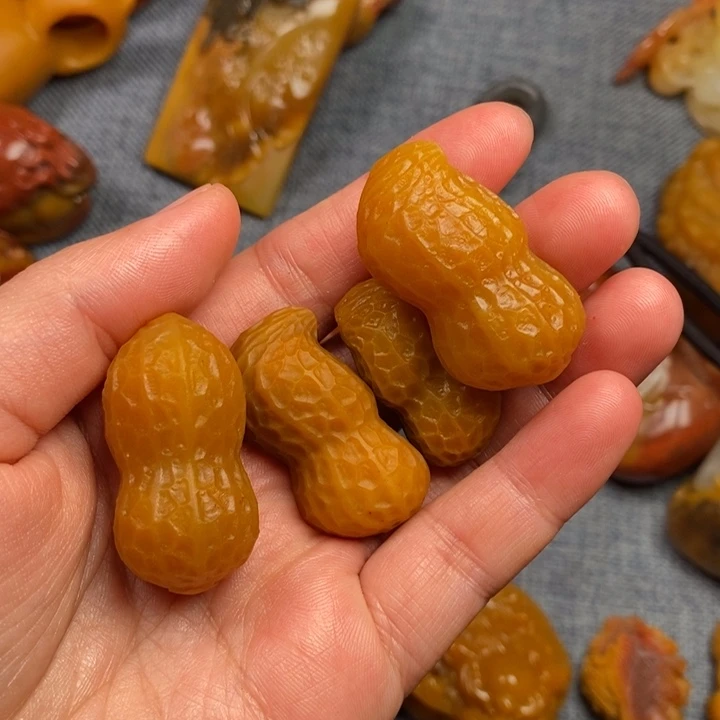 石英质玉（黄龙玉）合金颈饰