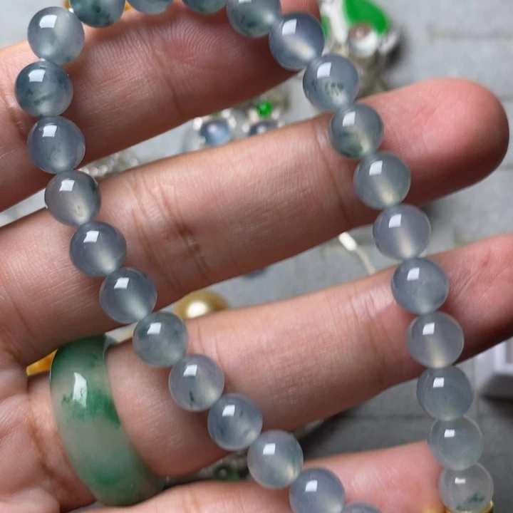 定制翡翠未镶嵌高冰玻飘花7.5mm