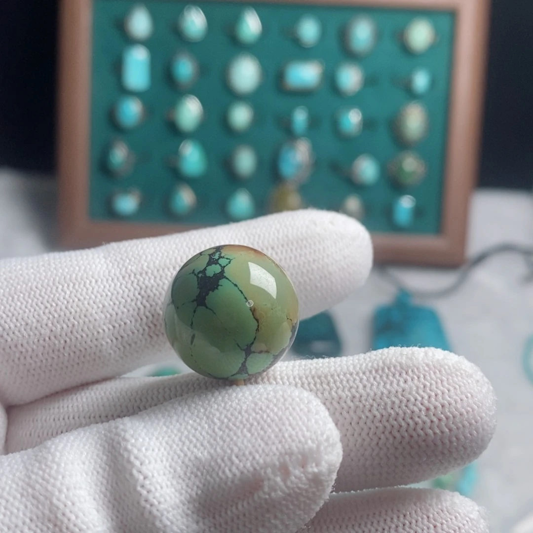 绿松石颈饰未镶嵌