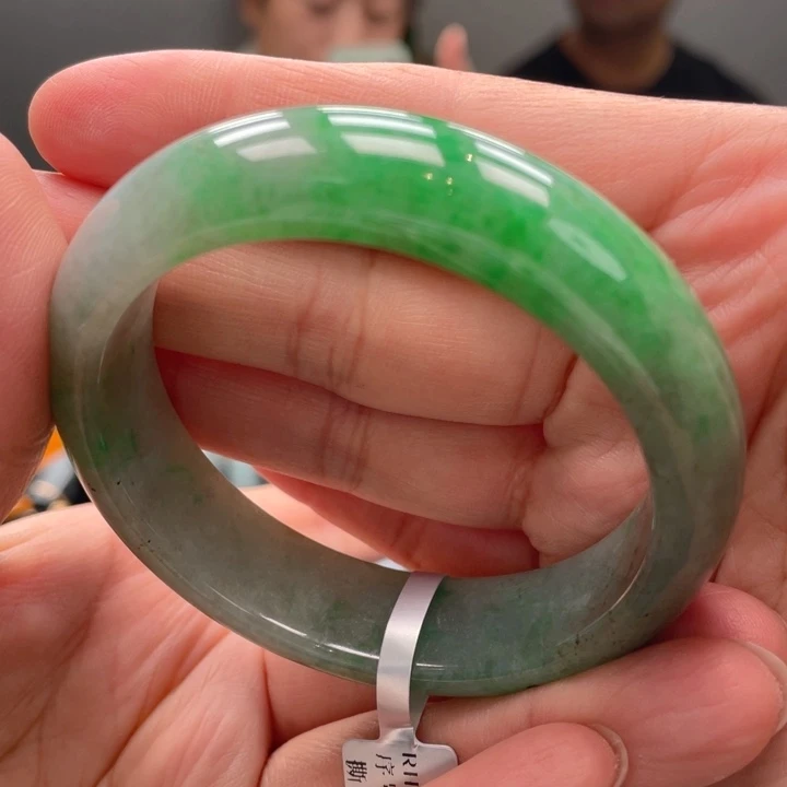 翡翠未镶嵌手镯缅甸翡翠