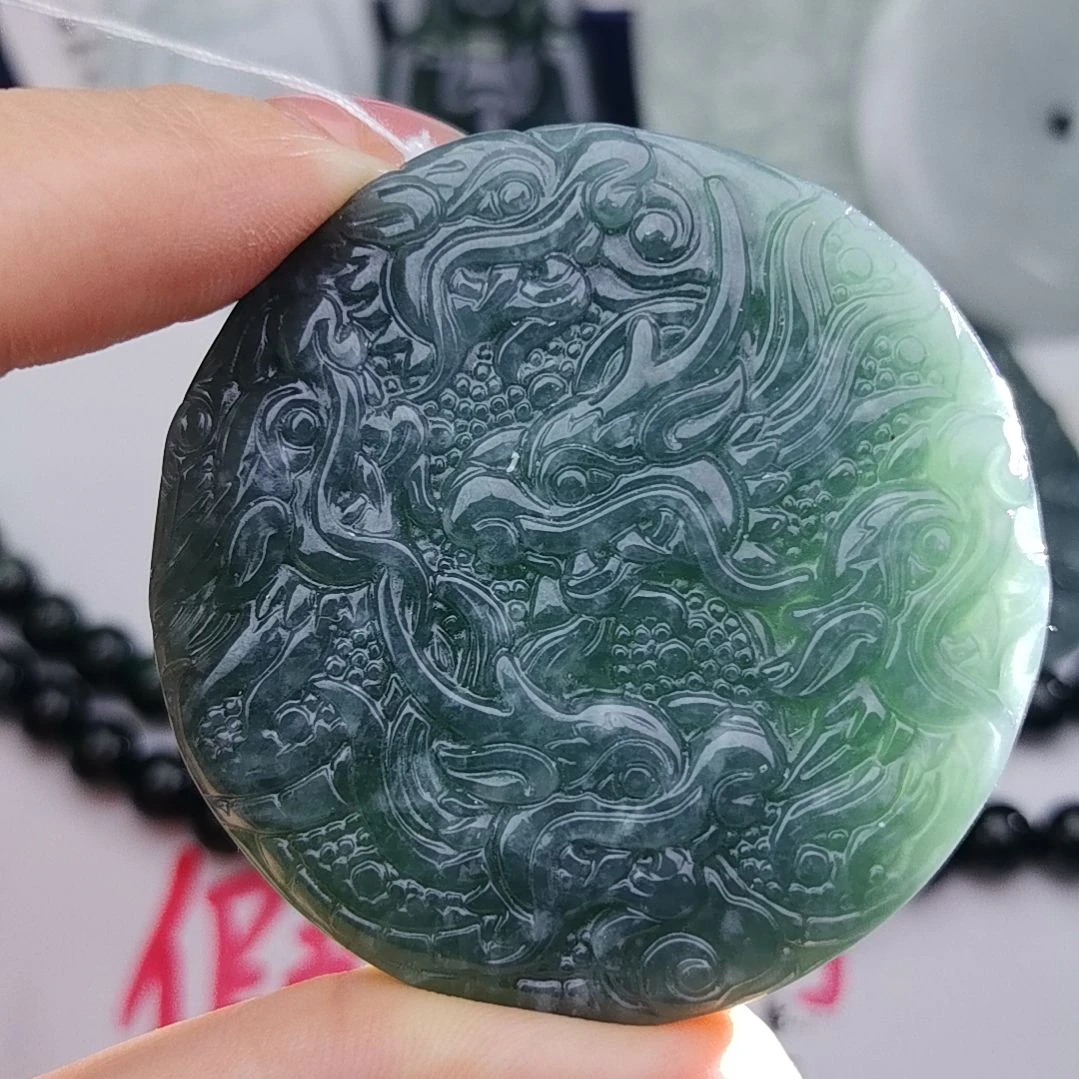 翡翠颈饰未镶嵌天然的A货翡翠多样性发货