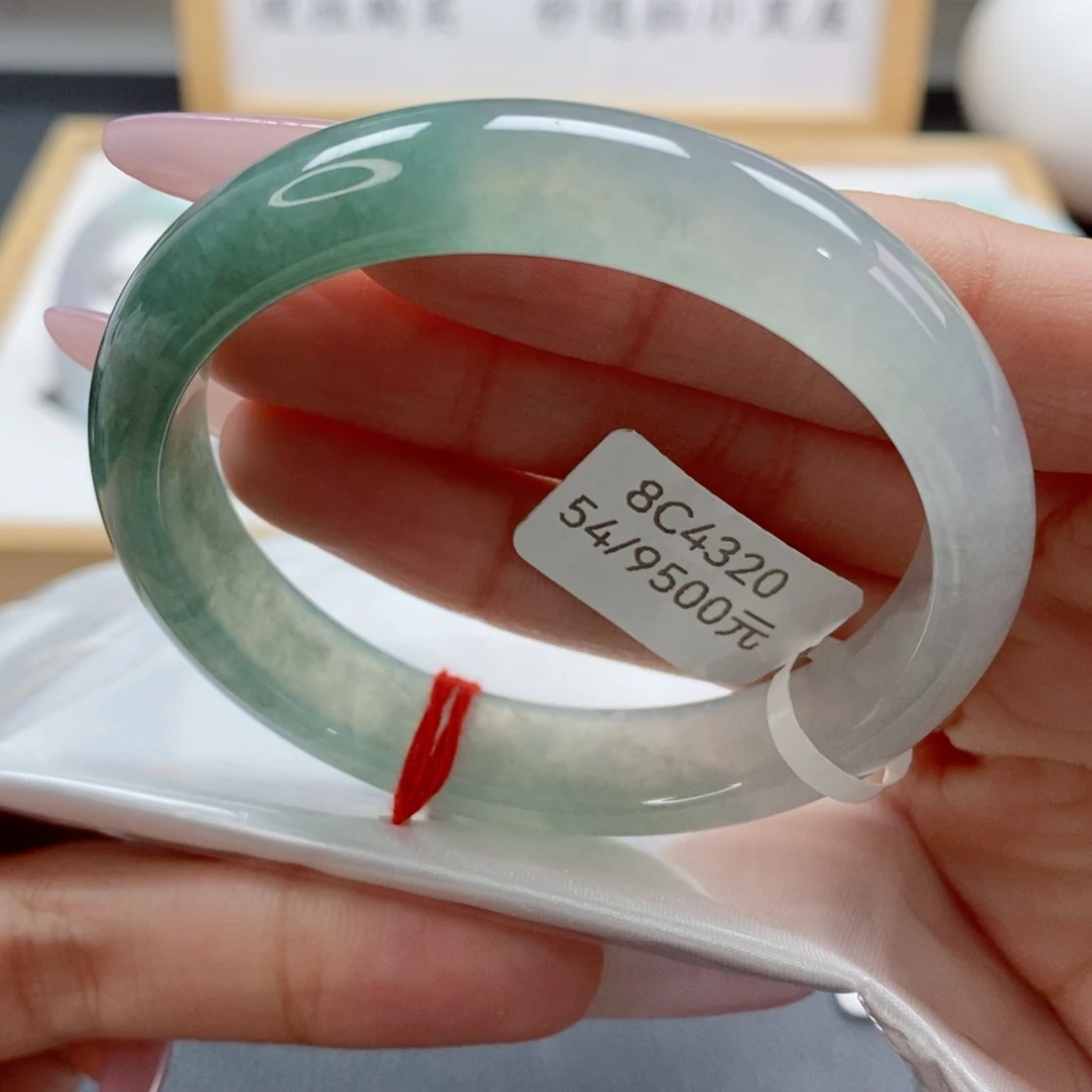 翡翠未镶嵌手镯（贵妃镯）天然A货翡翠手镯