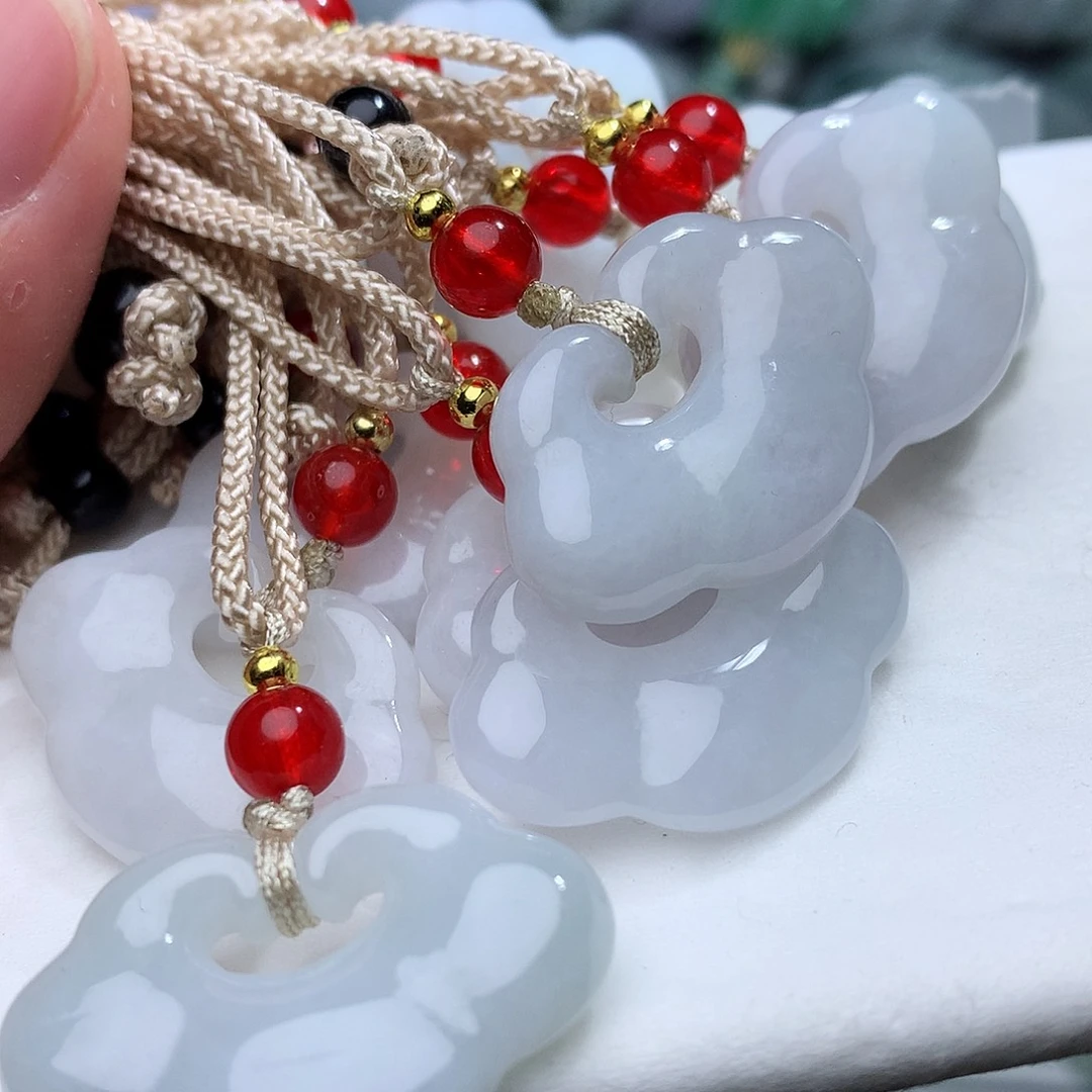 翡翠未镶嵌颈饰发1个