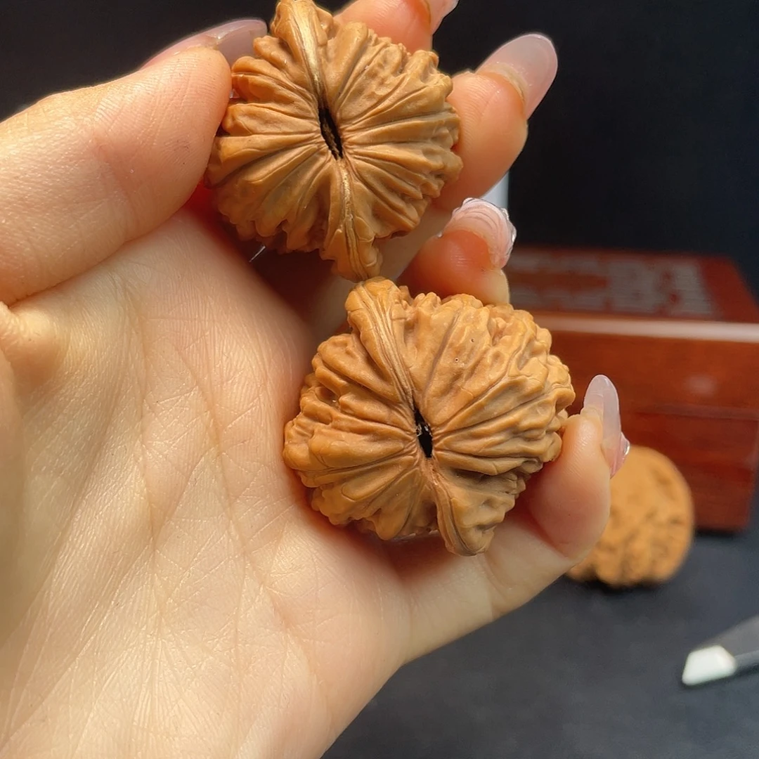 0***℃文玩核桃把件四座楼36尺