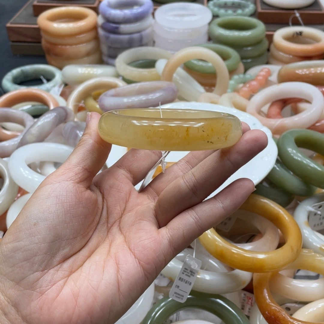 叮***猫未镶嵌手镯石英质玉