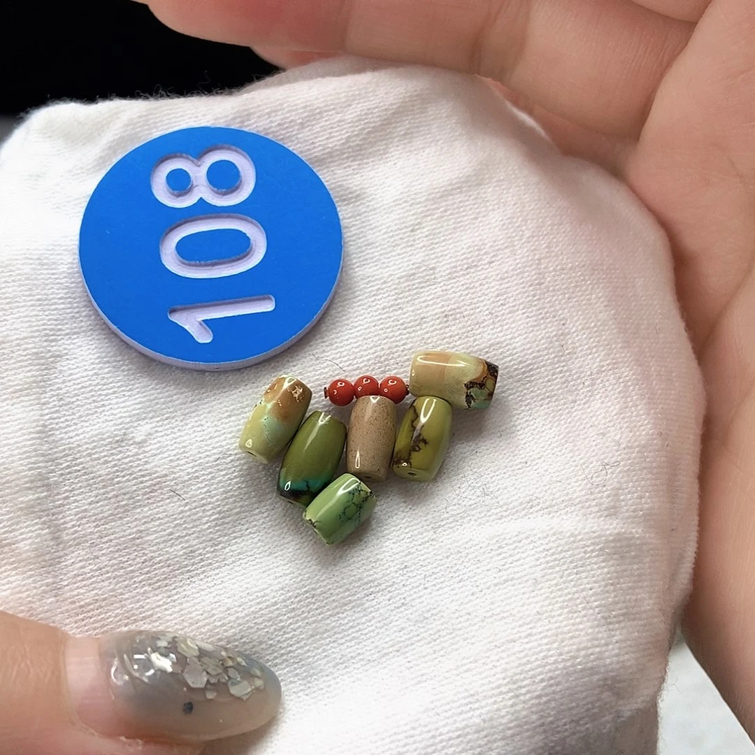 南红玛瑙未镶嵌珠宝奇石