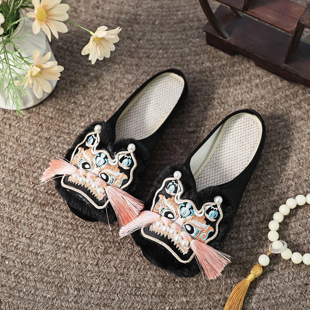 2025新款国潮平底拖鞋复古民族风绣花鞋成人虎头鞋单半拖休闲拖鞋