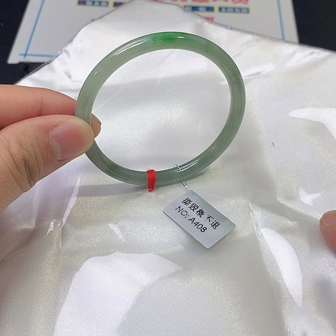 翡翠未镶嵌手镯（圆镯）
