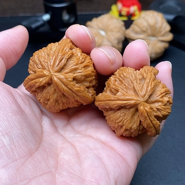 湖***司把件文玩核桃白奔