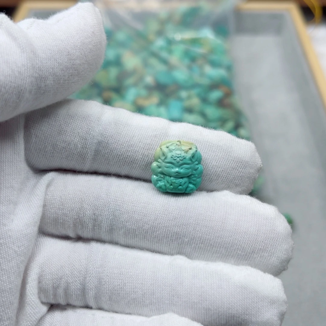 绿松石未镶嵌挂件