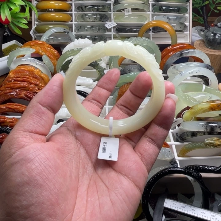 蛇纹石玉未镶嵌手镯龙*虾