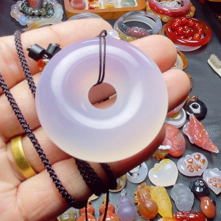 龙***康玛瑙/玉髓未镶嵌颈饰