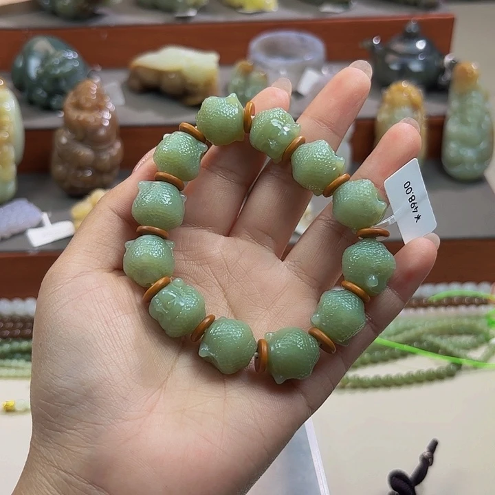 和田玉未镶嵌颈饰往***风