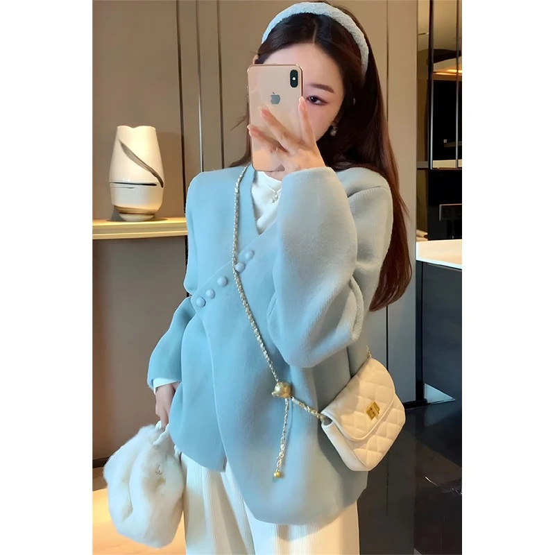 大码休闲慵懒风毛衣女秋冬软糯不规则斜扣开衫小众别致针织衫外套