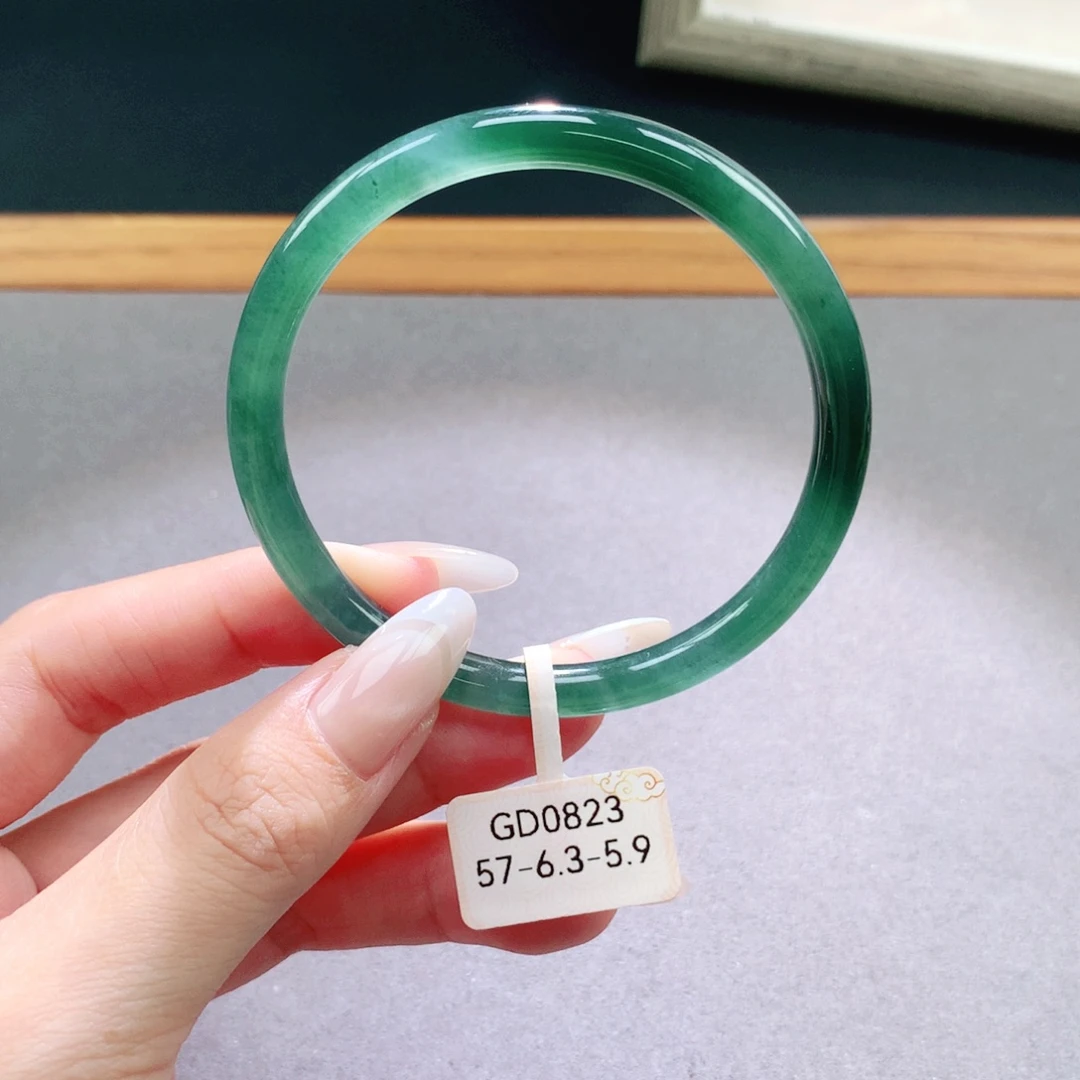 翡翠未镶嵌手镯天然