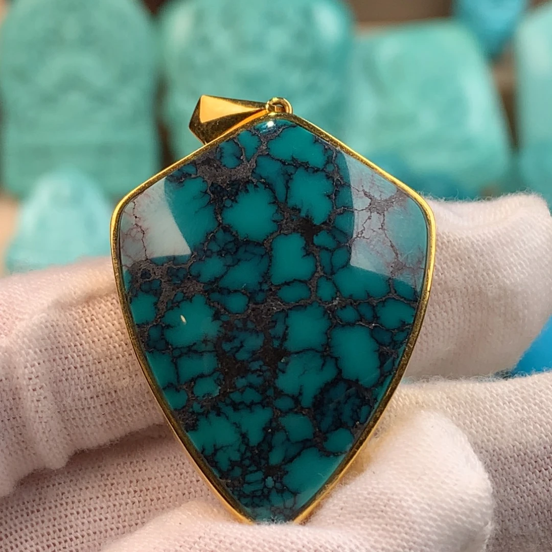 绿松石18K金镶嵌网花吊坠