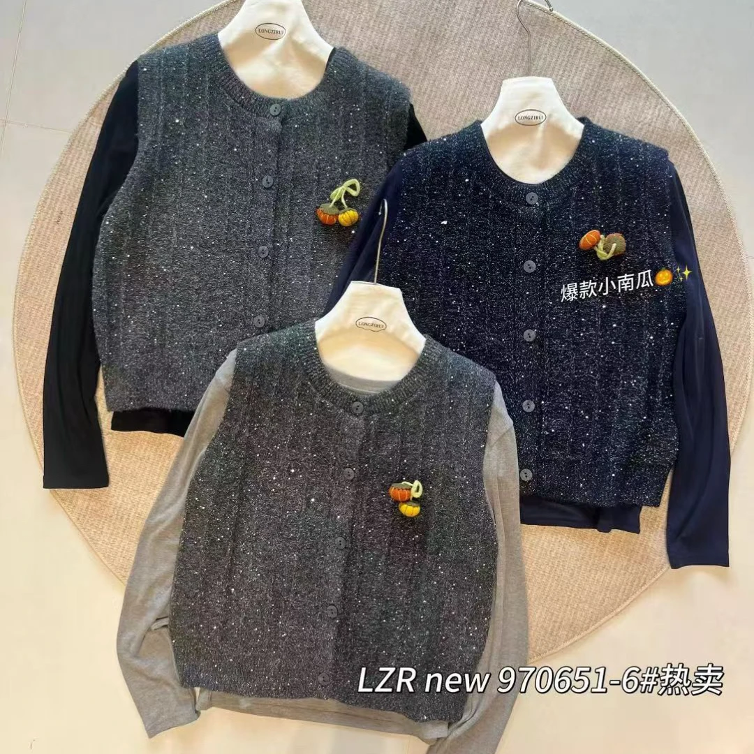大牙女装- 017 两件套亮片针织套装