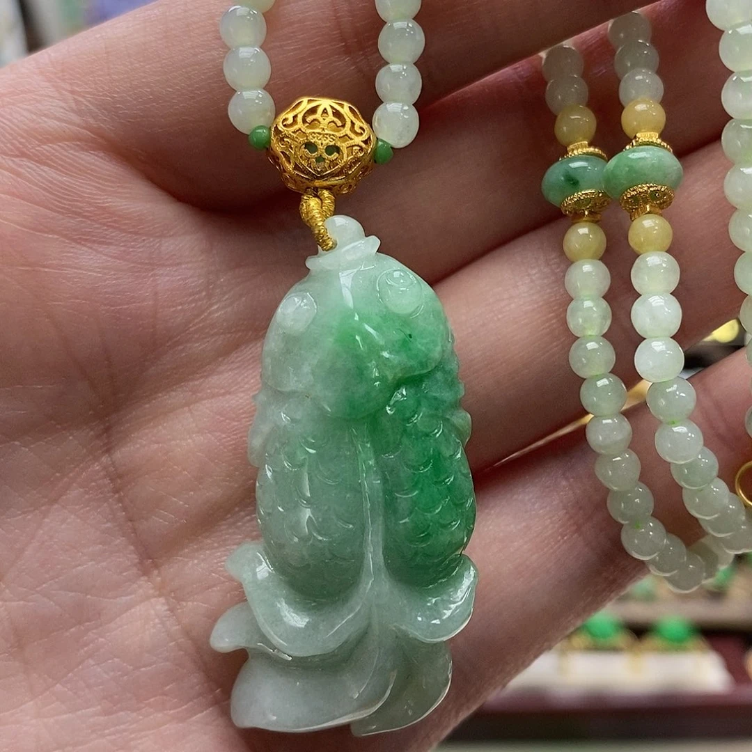 翡翠未镶嵌颈饰吊坠