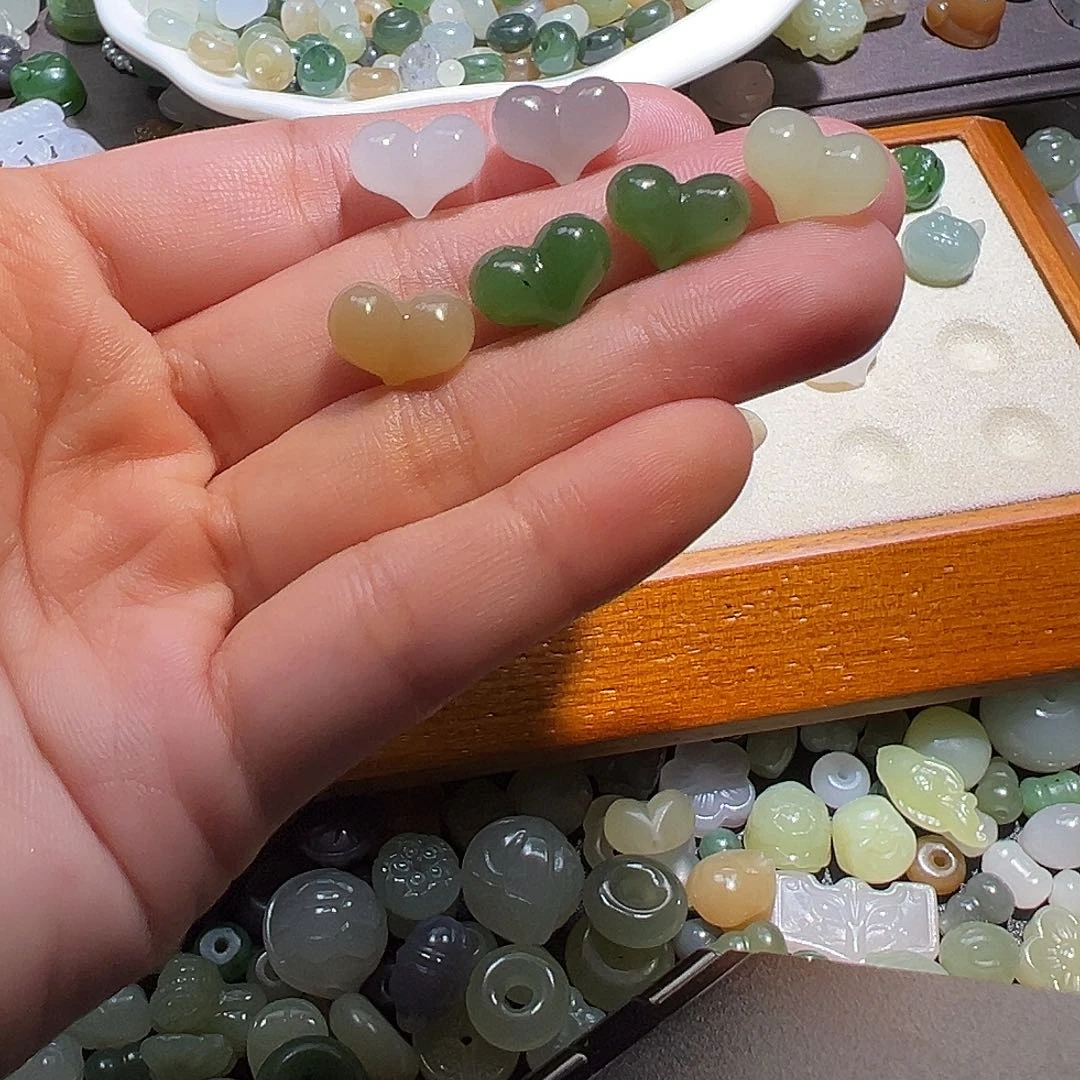 和田玉未镶嵌珠宝半成品
