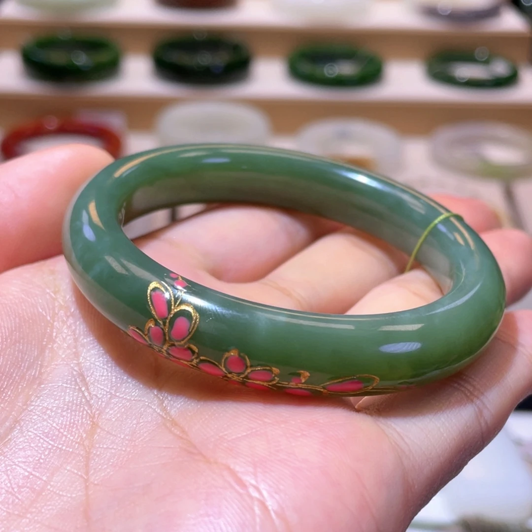 和田玉未镶嵌颈饰高品粉青手镯