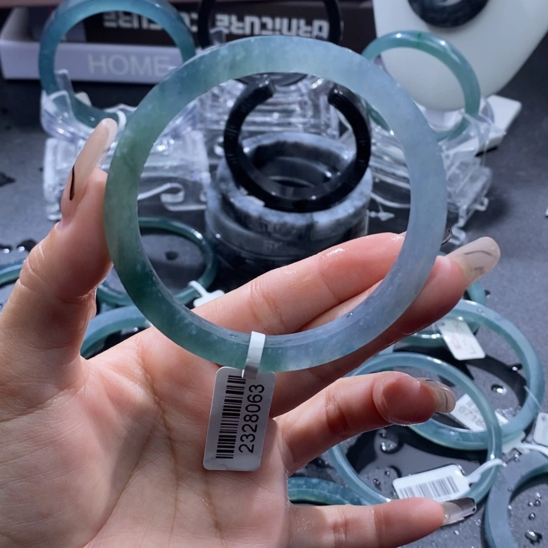 定制翡翠未镶嵌半山水60