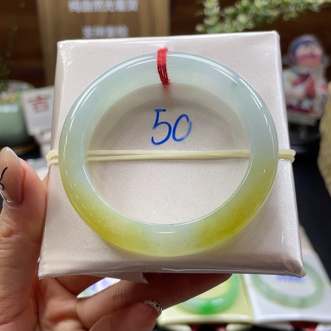 翡翠未镶嵌手镯42 号