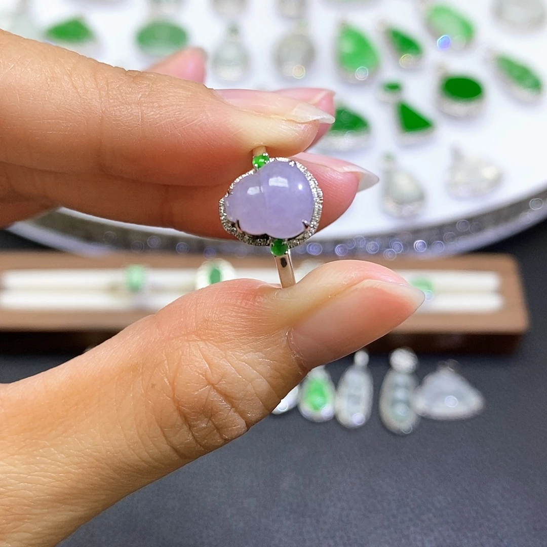 翡翠18K金镶嵌戒指