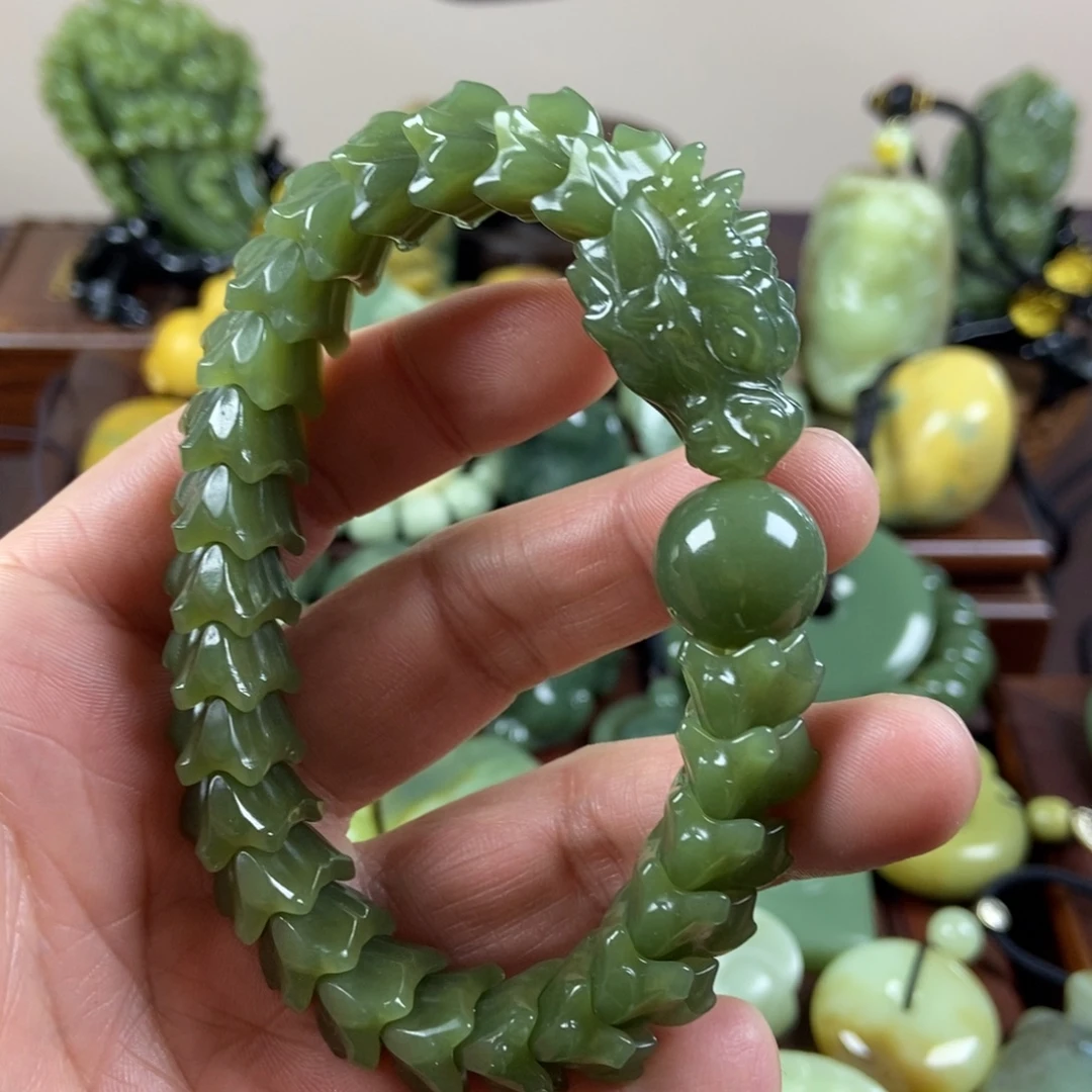 岫岩老玉（透闪石质玉）未镶嵌珠宝奇石