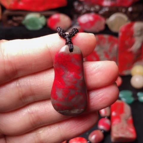 昌化鸡血石昌化鸡血石挂件