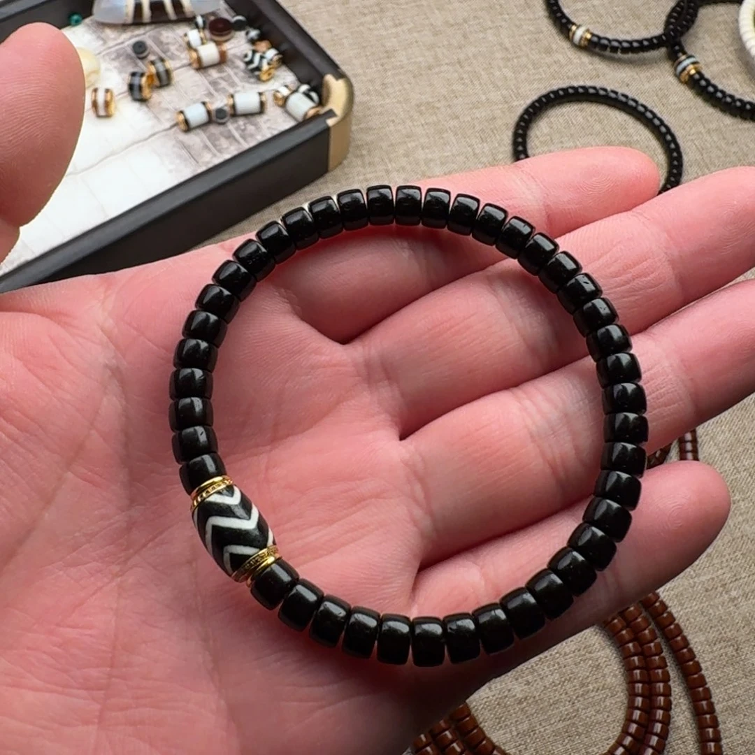 吊坠椰蒂椰蒂药片搭配水纹