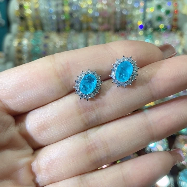 66锆石（处理）耳钉