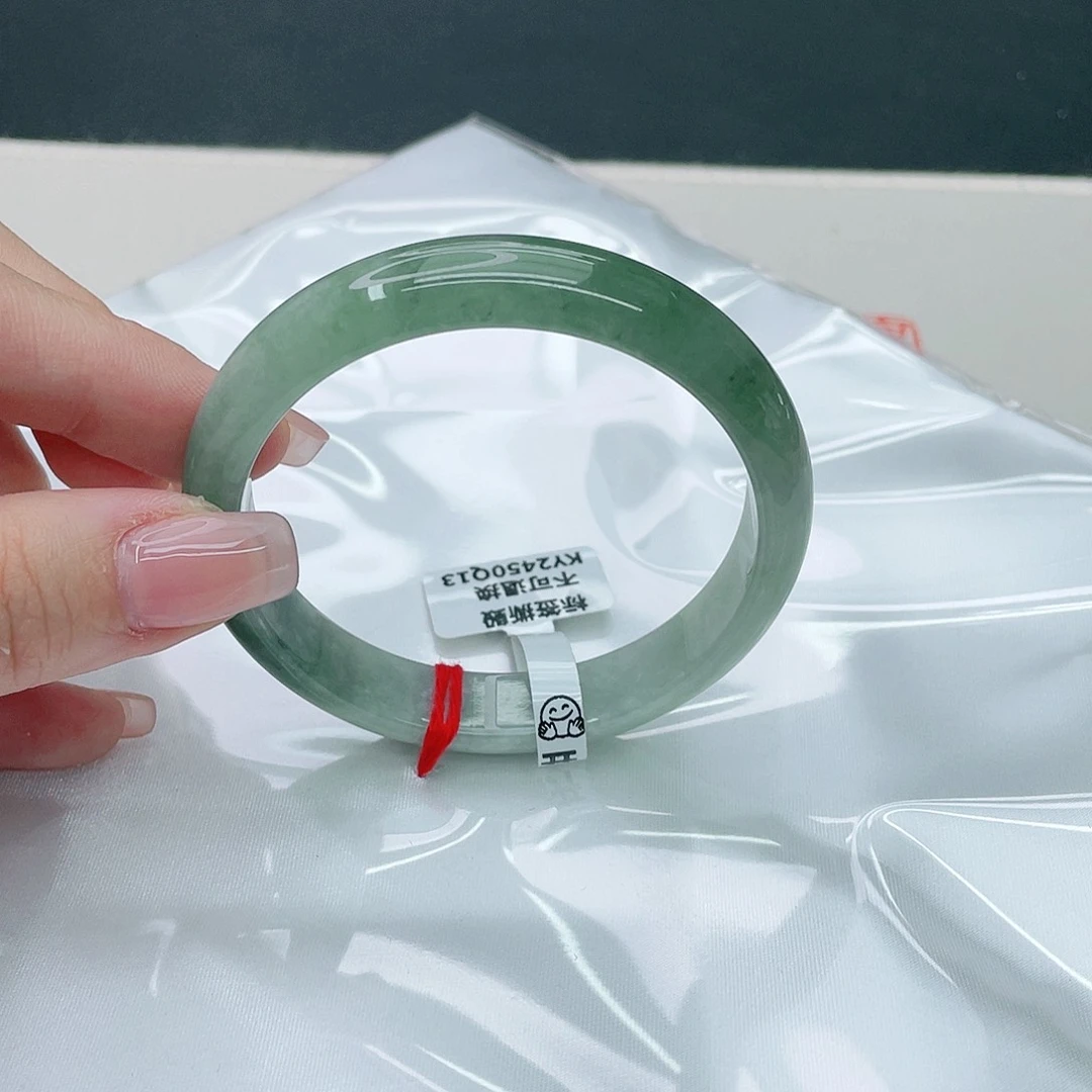 翡翠手镯未镶嵌正57