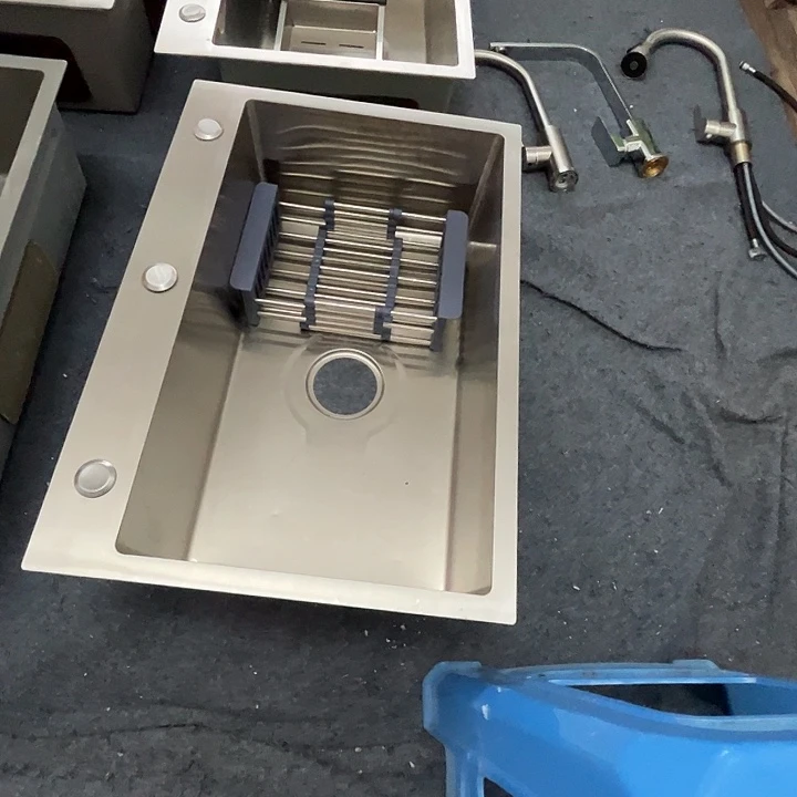 方形款304 75.45抽拉龙头一套