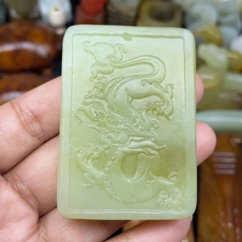 未镶嵌蛇纹石玉颈饰30