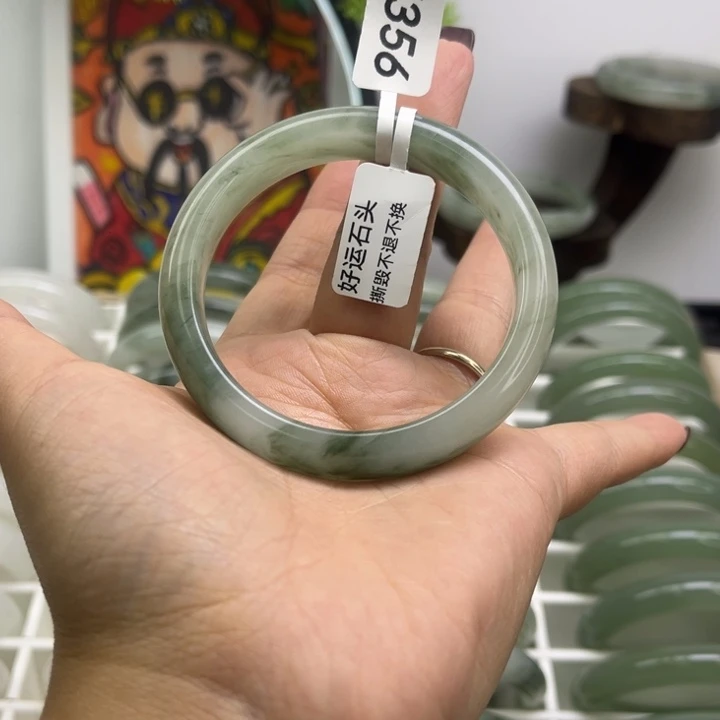 石英质玉未镶嵌手镯5356