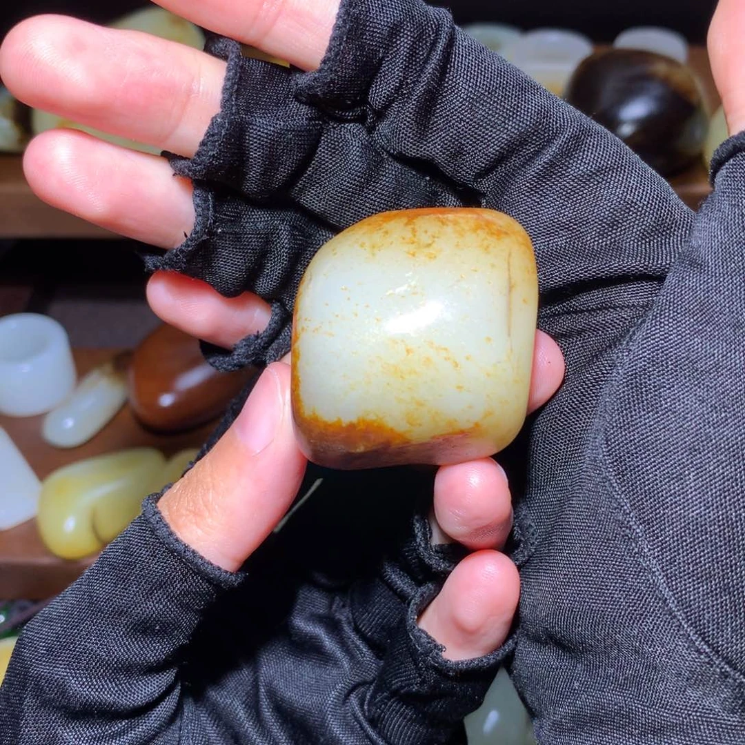 戈***缘和田玉未镶嵌颈饰