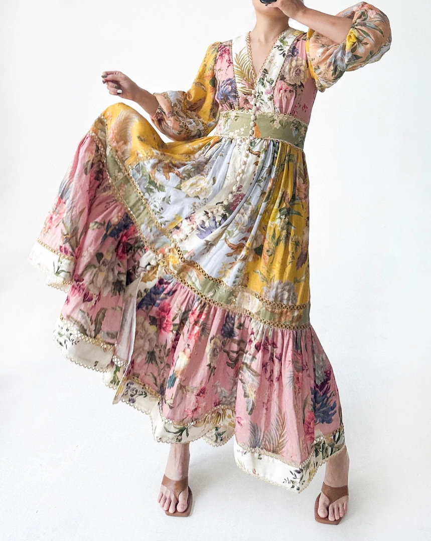 度假风拼接花V领连衣裙