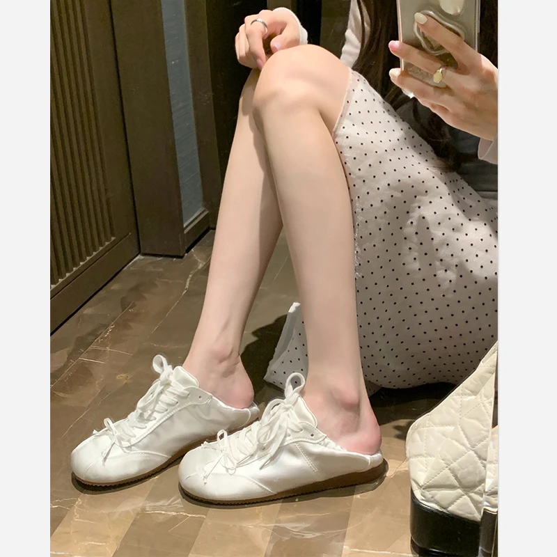 芭蕾风甜妹圆头缎面运动板鞋平底2025新款春秋蝴蝶结休闲德训鞋女