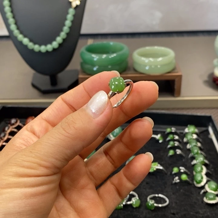 东陵石手镯未镶嵌星**烂