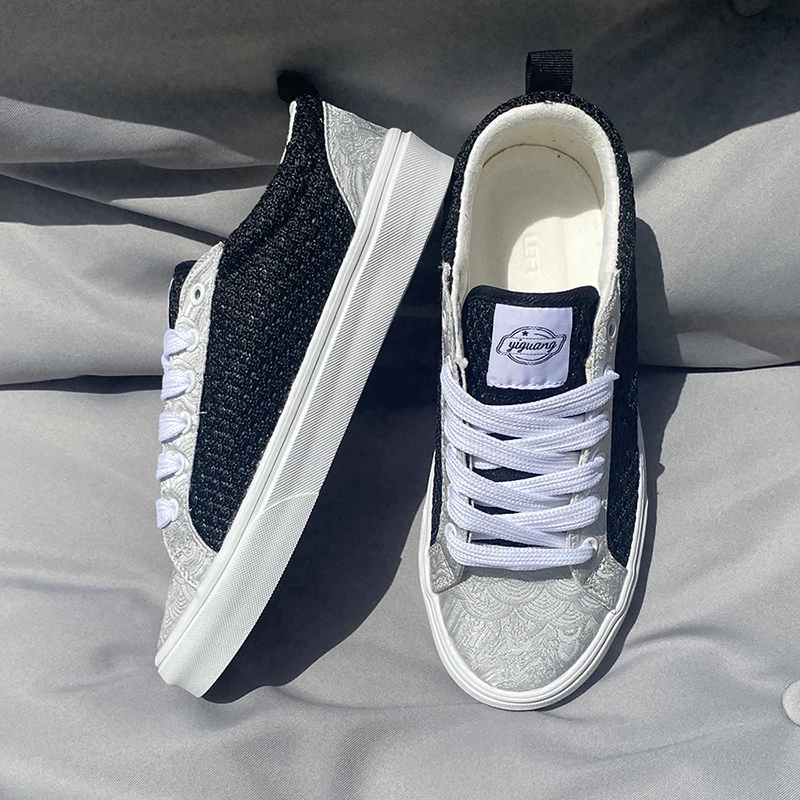 百搭新款帆布鞋透气极简风黑白拼色休闲板鞋潮流潮鞋男士春季低帮