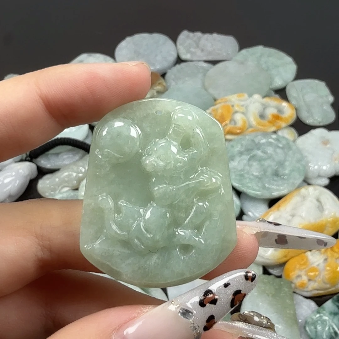 翡翠未镶嵌颈饰翡翠