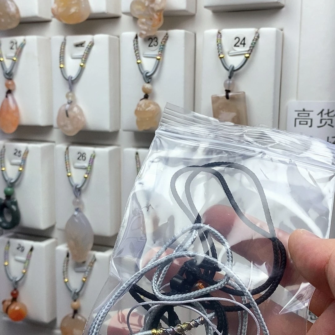 石英质玉颈饰未镶嵌๑****灬