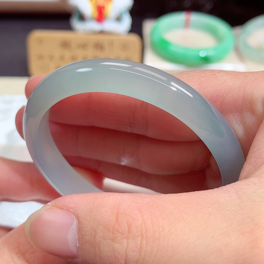 翡翠未镶嵌手镯9006