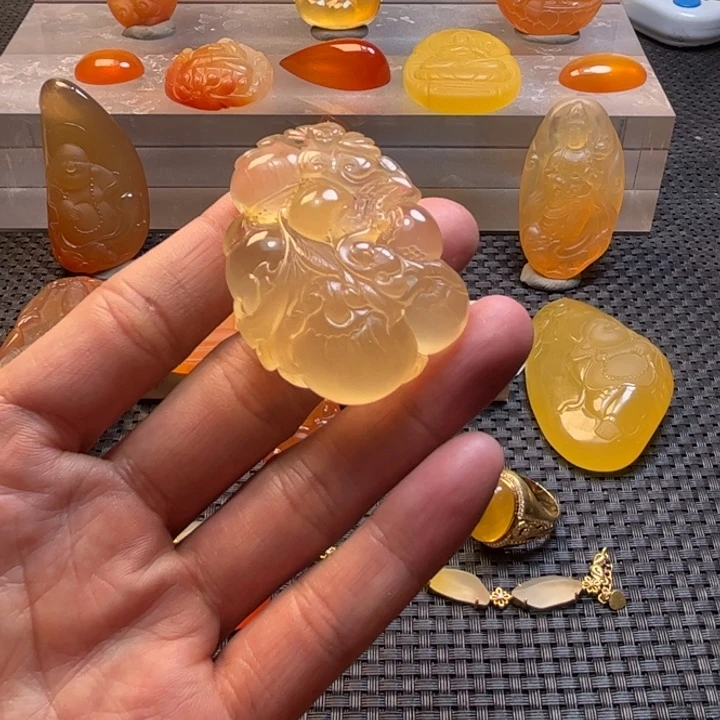 章***星石英质玉未镶嵌旦面