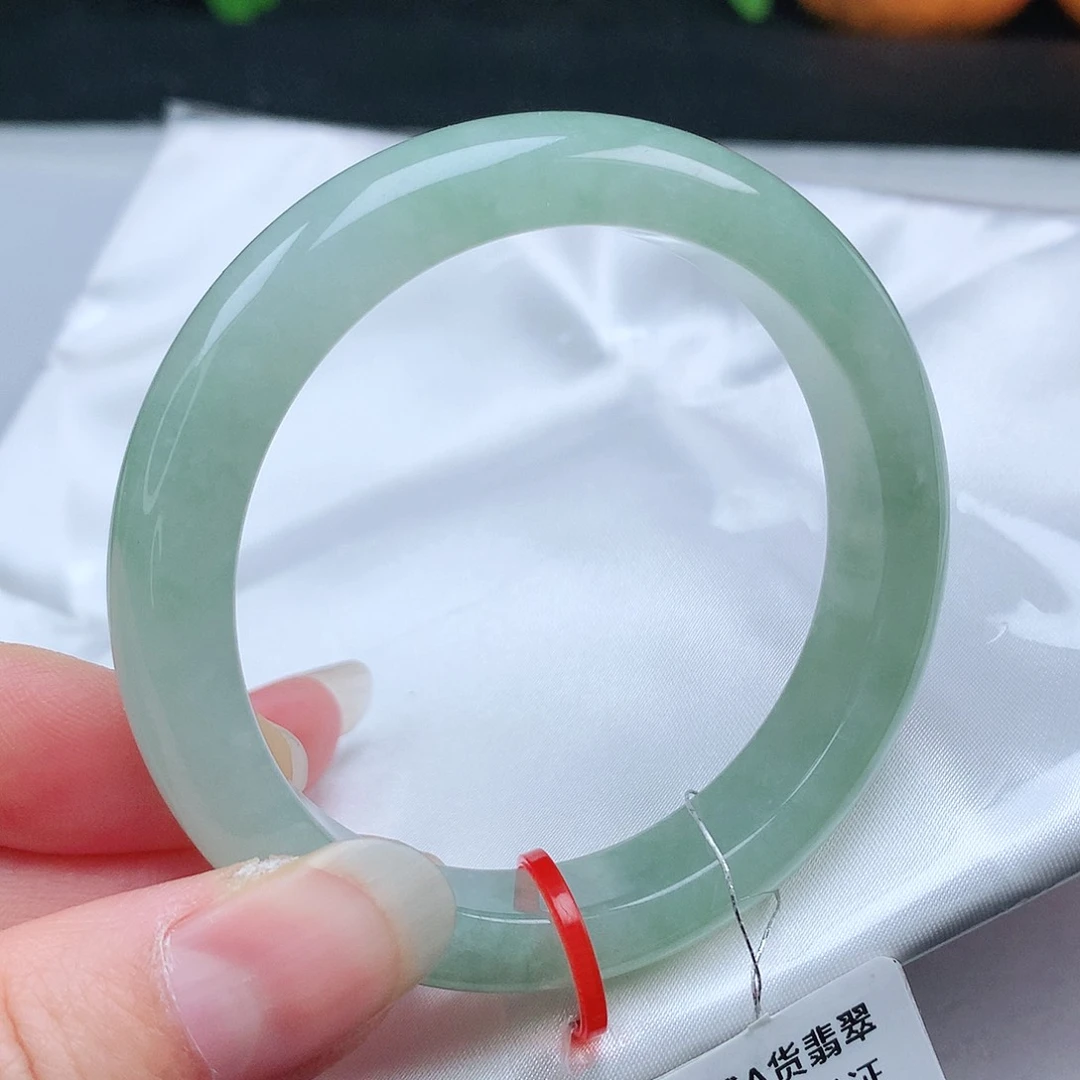 翡翠手镯未镶嵌53/54圈