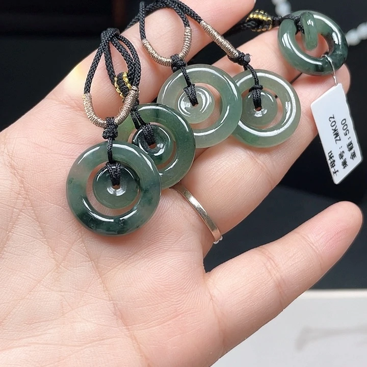 翡翠未镶嵌颈饰天然A货