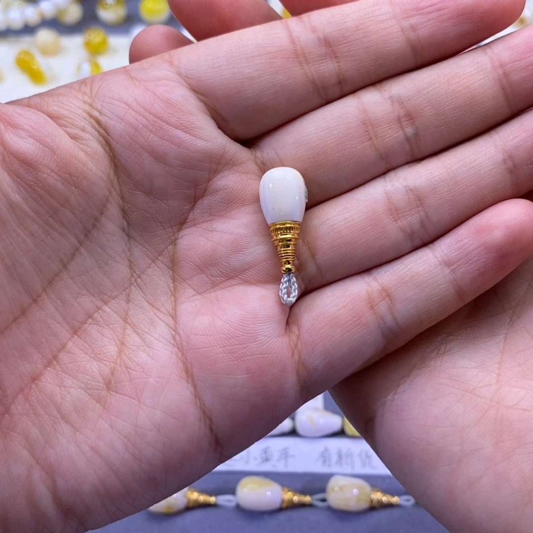 琥珀珠宝奇石未镶嵌蝈***生